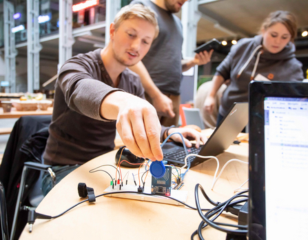 Smart City Hackathon Braunschweig (Foto: ©Haus der Wissenschaft Braunschweig/Philipp Ziebart)